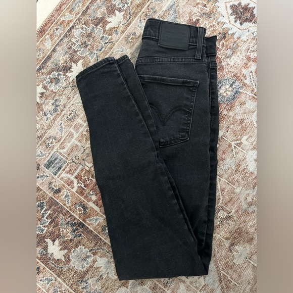 Levis Mile High Skinny - Picture 1 of 1